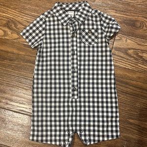 Carter’s black and white romper - 18m
